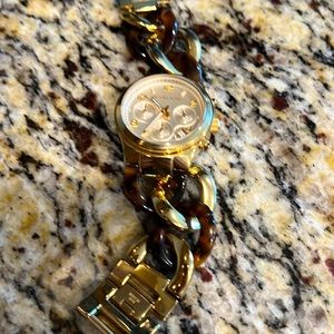 Michael Kors Woman’s Watch Gold